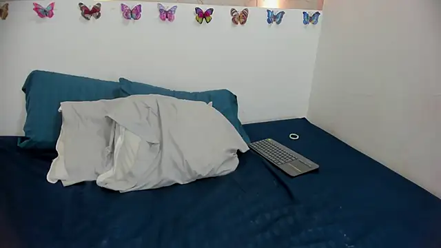 Chat XXX en directo de esmeralda_jenn11