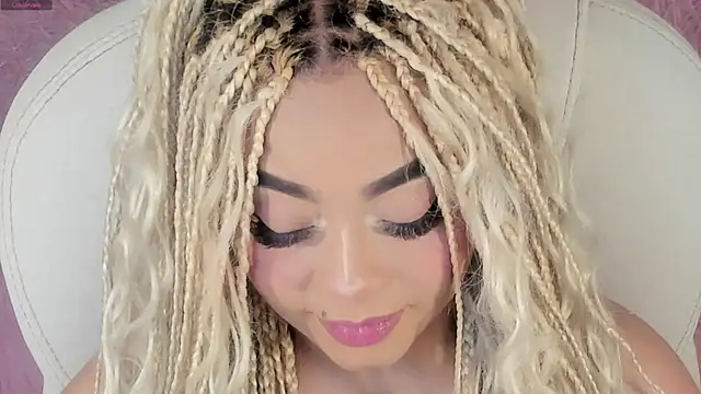 Chatroom XXX en direct de conny__curly