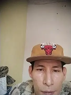 הופעת וובקאם של Darks3xxx
