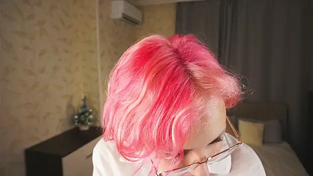 ErmelindaRottner's Live XXX Chat