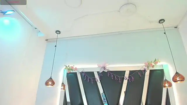 Chatroom XXX en direct de antonelllepiercee