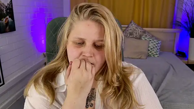 XXX chat uživo modela SladaDell