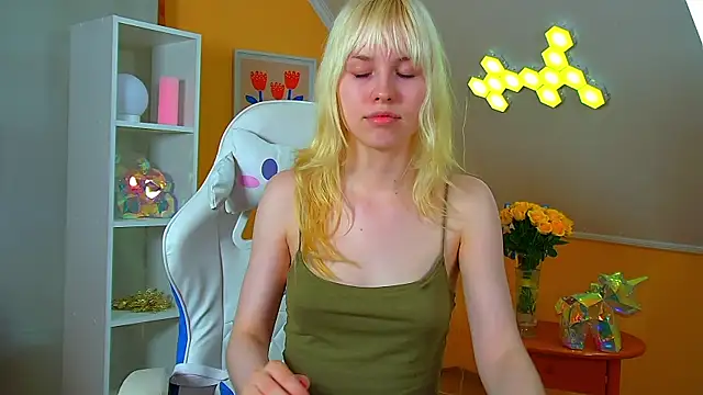 HannahHollis élő XXX-chatje