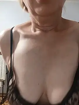Živý XXX chat TrinaAdair