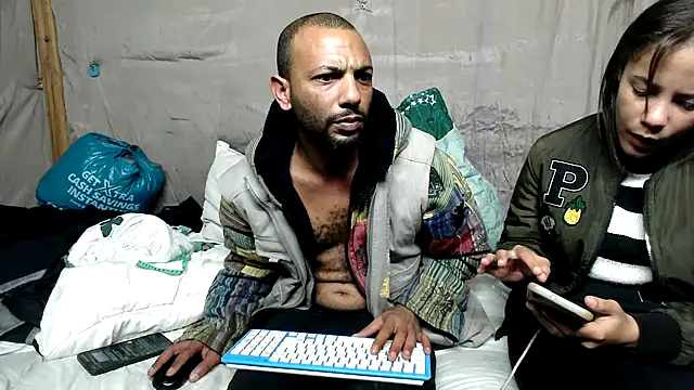 CamodickのライブXXXチャット