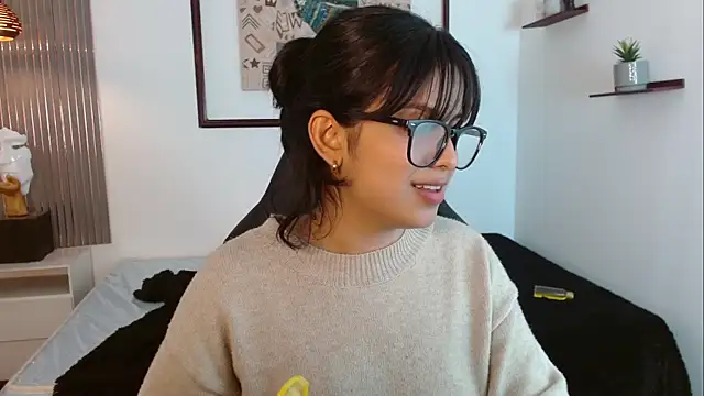 Chat XXX en directo de yurii_petite