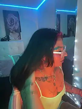 צ'אט XXX בשידור חי של SamathaMay