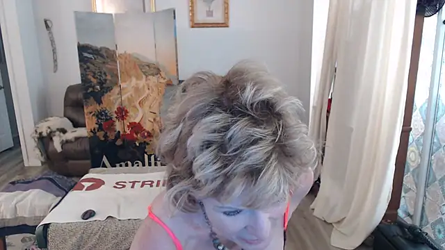 SindeeDix Show in webcam