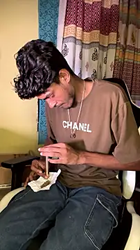 צ'אט XXX בשידור חי של GunSlay