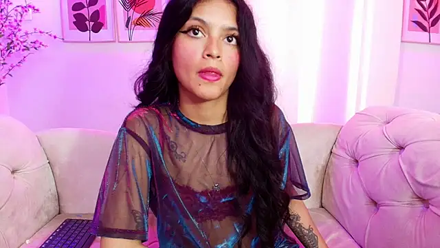 Онлайн чат XXX Maddie_T18