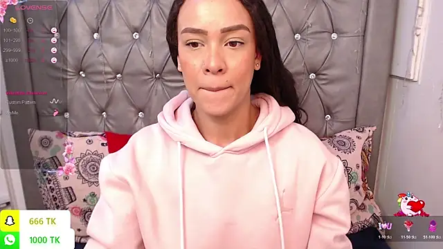 LAILAGUMMY Chat XXX in diretta