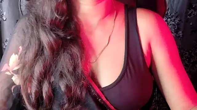 SilkenSundari's Live XXX Chat