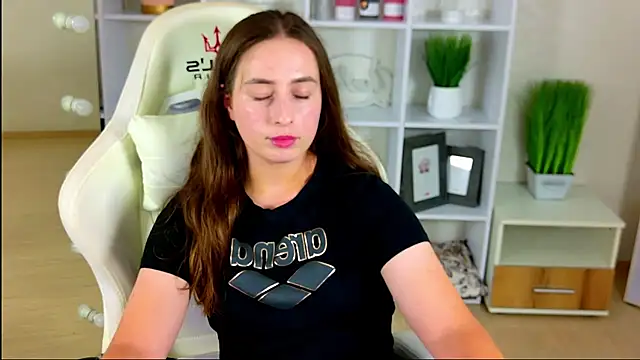 צ'אט XXX בשידור חי של NadinnL