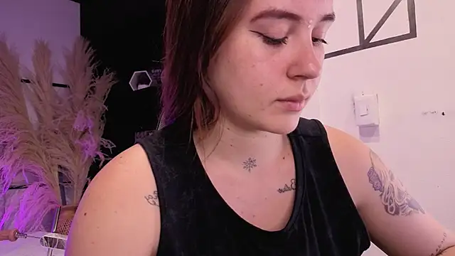 Chat +18 de AlliceLover ao vivo