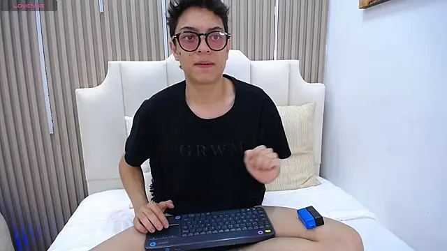 Daniel_Sterling Chat XXX live