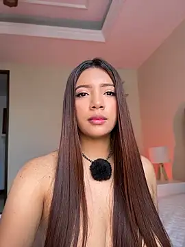 Pushaina__1 Adlı Modelin Canlı XXX Sohbeti