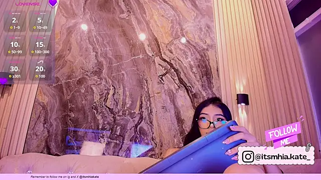 Chatroom XXX en direct de Mhiaa_Sweet