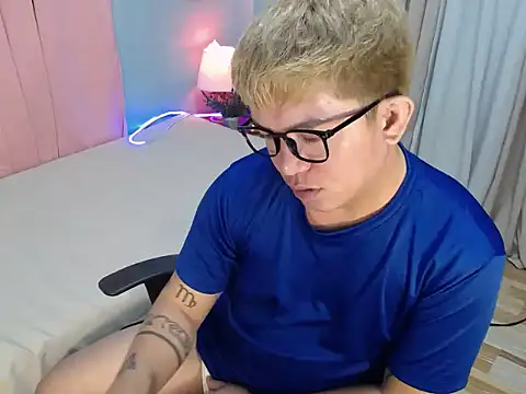 Онлайн чат XXX Fuckboii_intown
