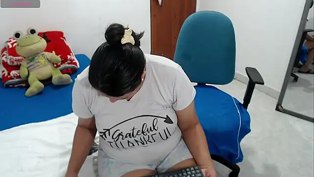 Chat XXX en directo de LAURA_Foxht