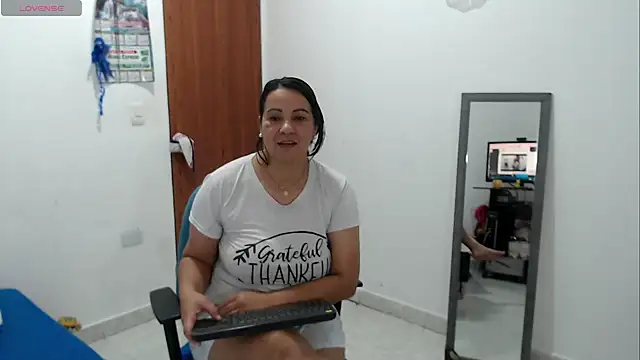 LAURA_Foxht's Live XXX Chat