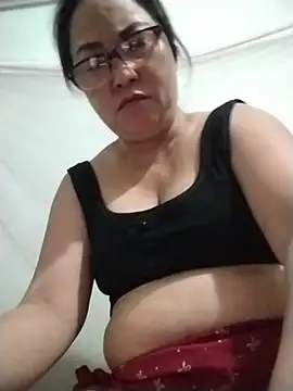 Chat XXX en directo de Naaya8109