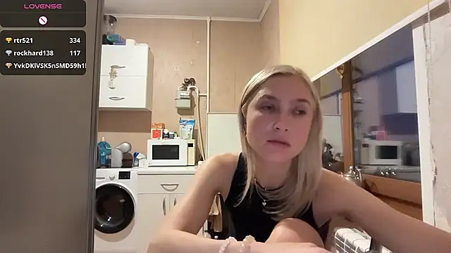 AngelJeni élő XXX-chatje