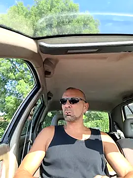 Pokazy przed kamerką – NewBigcockhere