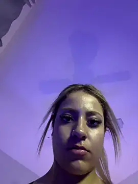 Chat XXX en directo de GiaPussy