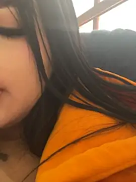 SCARLETVELVET_ élő XXX-chatje