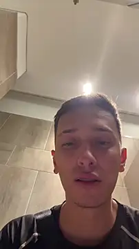 צ'אט XXX בשידור חי של Thiago_Jones1