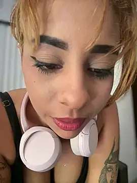 LeylaKnox Chat XXX in diretta