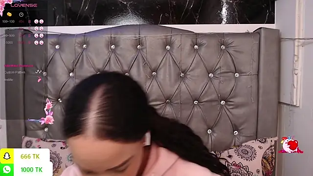 LAILAGUMMY Chat XXX in diretta