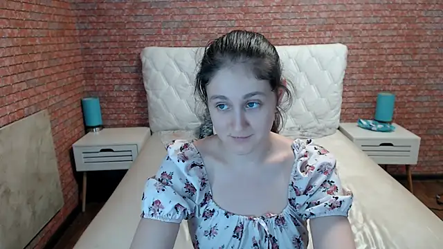 XXX chat uživo modela Holliy_Cooper