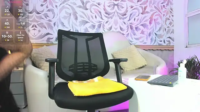 bear_mao_ élő XXX-chatje