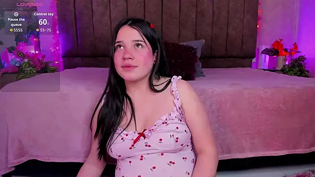 Chat +18 de Julieth_Caandy ao vivo