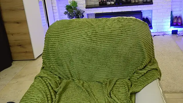 LisaElfy Adlı Modelin Canlı XXX Sohbeti