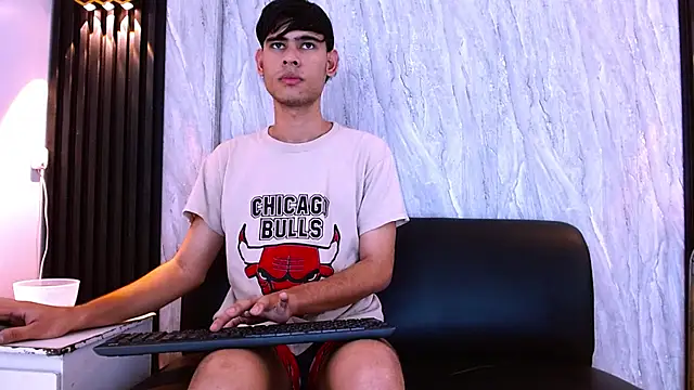 Kevin_Brooks1's Live XXX Chat