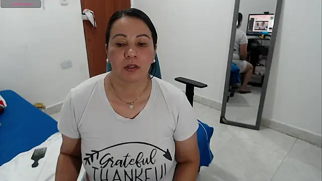 LAURA_Foxht's Live XXX Chat