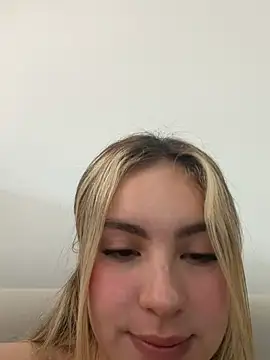 Cloee_Rainbow1: онлайн-секс-чат