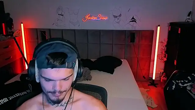 JordanShow Live XXX Chat