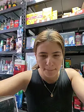 Chat +18 de Andrea_19blonde ao vivo