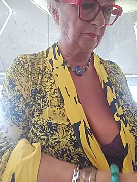 Hot-Muci's Live XXX Chat