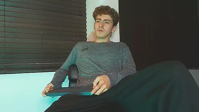 Pokazy przed kamerką – Tyler_Mcrey