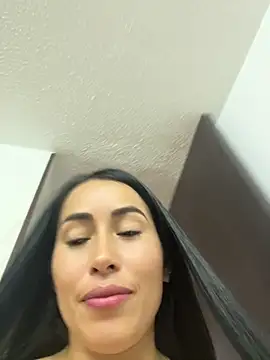 areviklusine1's Live XXX Chat