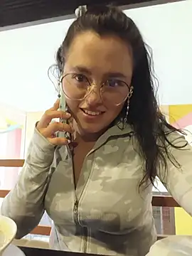 Chatroom XXX en direct de ALEJA__22