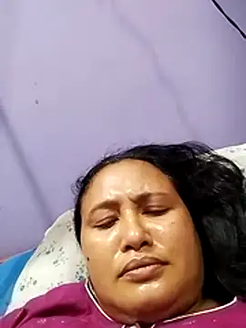 Rashi_bhabi's Live XXX Chat
