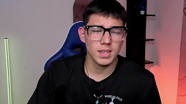 JamesCr_ Chat XXX in diretta