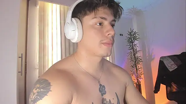 Giordano_Russo 라이브 XXX 채팅