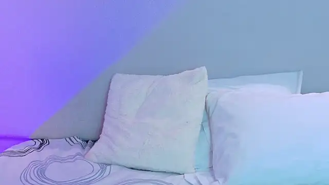 NaomiKlarc Adlı Modelin Canlı XXX Sohbeti