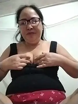 Chat XXX en directo de Naaya8109